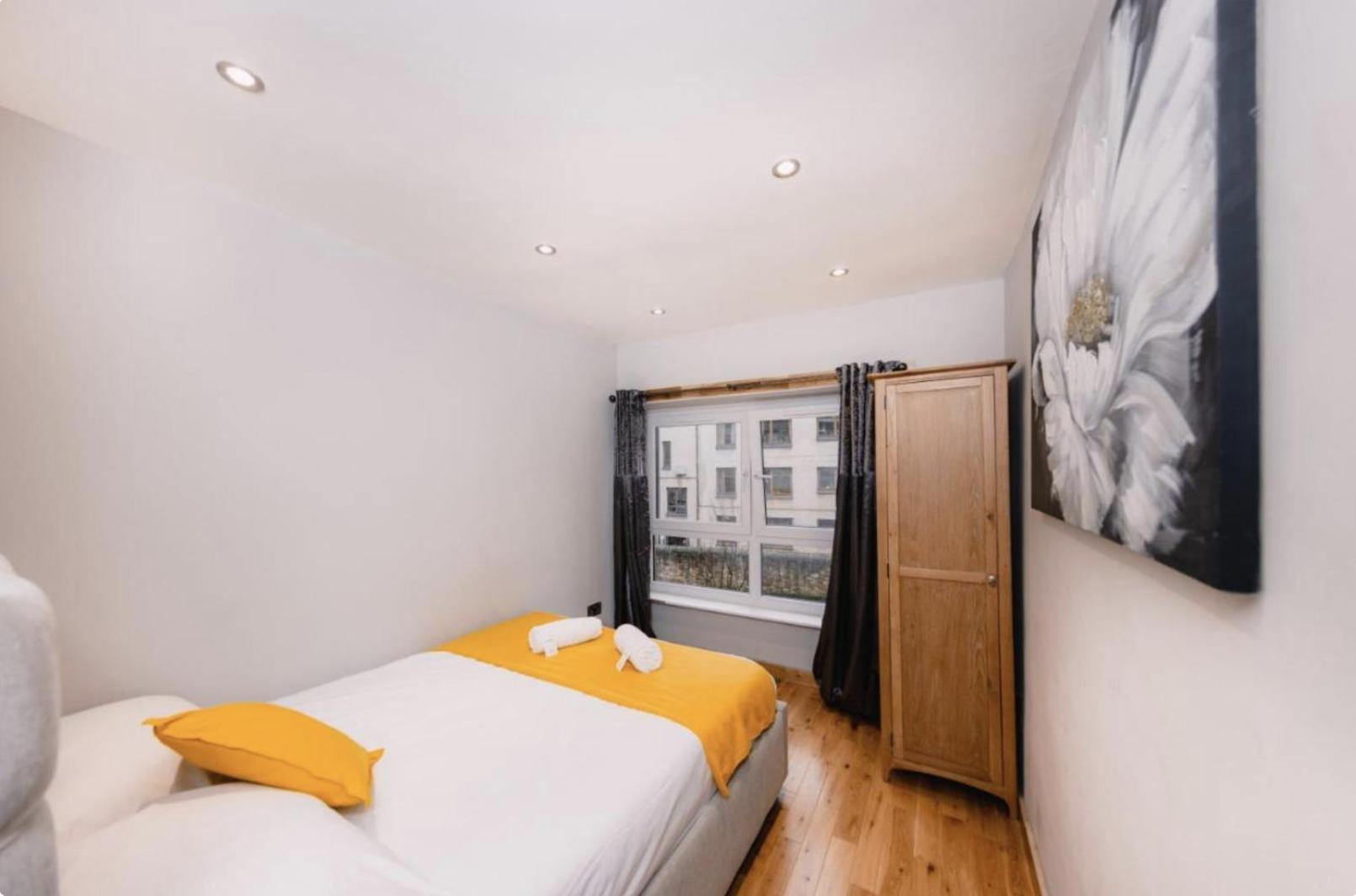 Superb Luxury Apartment By Canal - Central エディンバラ エクステリア 写真