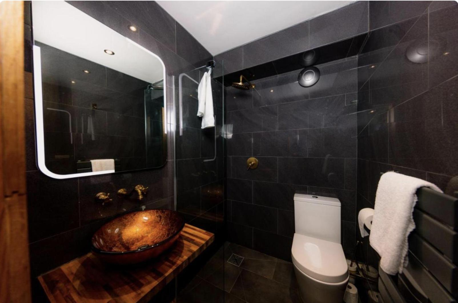 Superb Luxury Apartment By Canal - Central エディンバラ エクステリア 写真